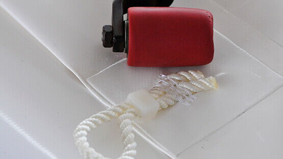 Wir reparieren natürlich auch alle jemals bei uns hergestellten Planen.